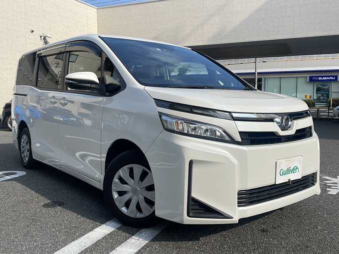 新着情報“ヴォクシーX”2020年式ホワイトパールクリスタルシャイン入荷しました！