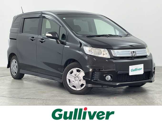 新着情報“フリードスパイクハイブリッドハイブリッド・ジャストセレクション”2013年式プレミアムスパークルブラックパール入荷しました！