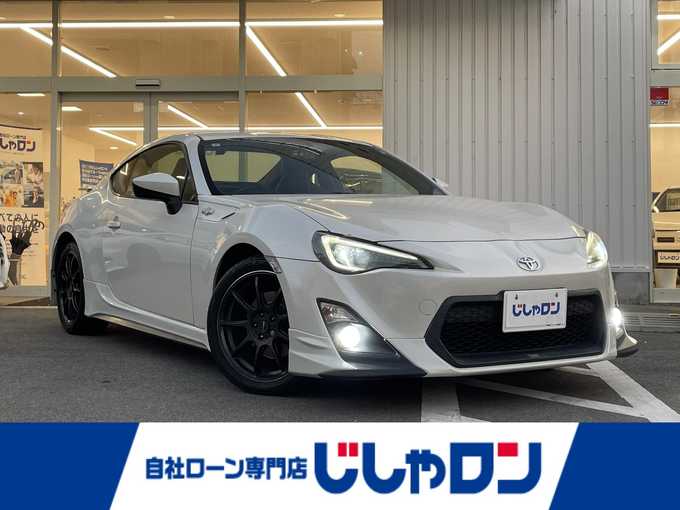 新着情報“８６GTリミテッド”2013年式サテンホワイトパール入荷しました！
