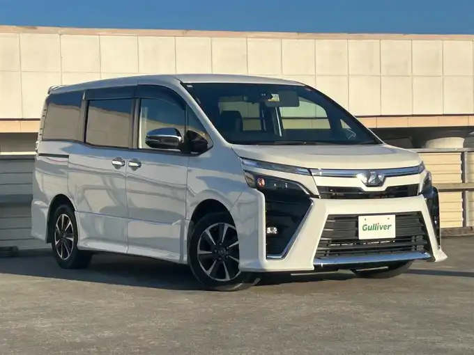 新着情報“ヴォクシーZS 煌”2018年式ホワイトパールクリスタルシャイン入荷しました！