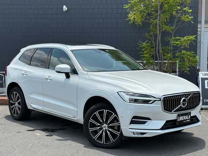 新着情報“ＸＣ６０D4 AWD インスクリプション”2019年式クリスタルホワイトP入荷しました！