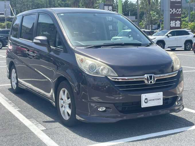 新着情報“ステップワゴンG LSパッケージ”2005年式ムーンライズメタリック入荷しました！