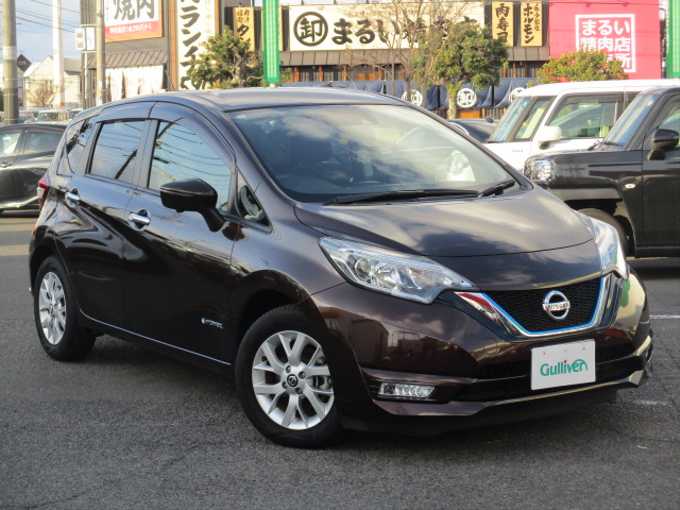 新着情報“ノートe－パワー X”2019年式インペリアルアンバーP入荷しました！