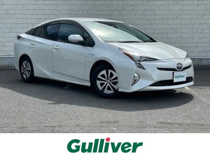 新着情報“プリウスA”2018年式ホワイトパールクリスタルシャイン入荷しました！