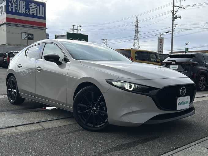 新着情報“ＭＡＺＤＡ３ファストバック15S レトロスポーツエディション”2024年式プラチナクォーツメタリック入荷しました！