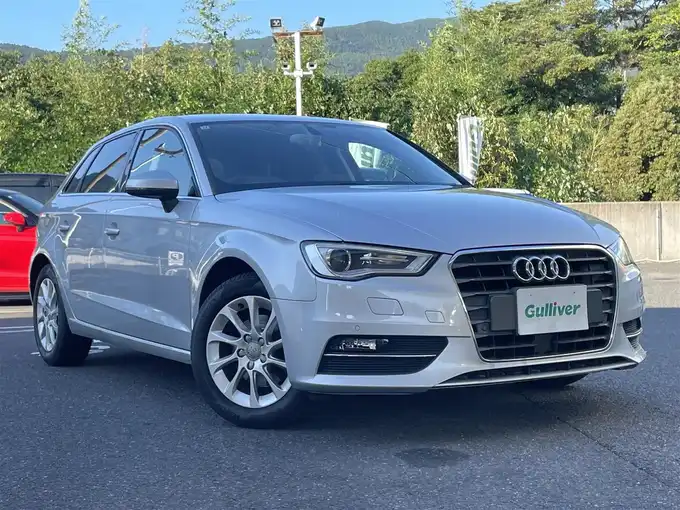 新着情報“Ａ３スポーツバック1．4TFSI”2013年式アイスシルバーメタリック入荷しました！