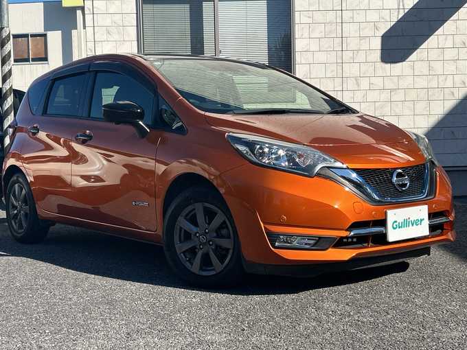 新着情報“ノートe－パワー メダリスト ブラックアロー”2017年式オレンジⅡ入荷しました！