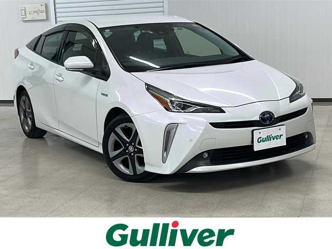 新着情報“プリウスSツーリングセレクション”2019年式ホワイトパールクリスタルシャイン入荷しました！