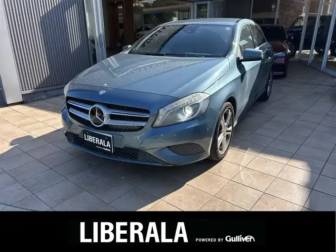 新着情報“ＡクラスA180”2013年式ユニバースブルー入荷しました！