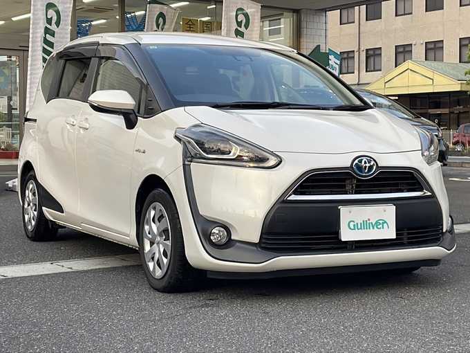 新着情報“シエンタハイブリッドX”2017年式ホワイトパールクリスタルシャイン入荷しました！