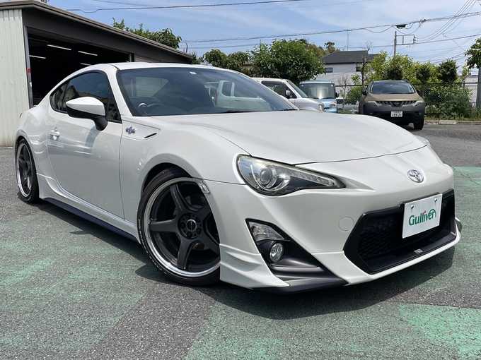 新着情報“８６GT”2013年式サテンホワイトパール入荷しました！