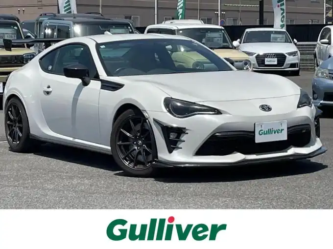 新着情報“８６GR”2018年式クリスタルホワイトパール入荷しました！