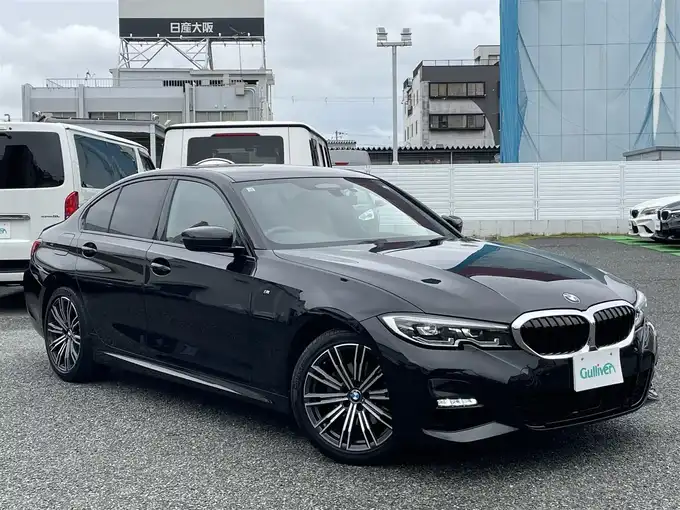 新着情報“３シリーズ320d xDrive Mスポーツ”2019年式サファイアブラックP入荷しました！