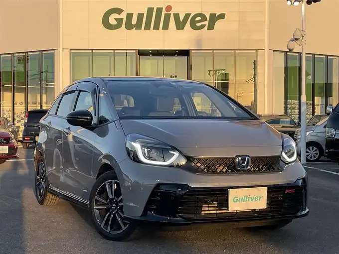 新着情報“フィットe:HEV RS”2023年式グレー入荷しました！