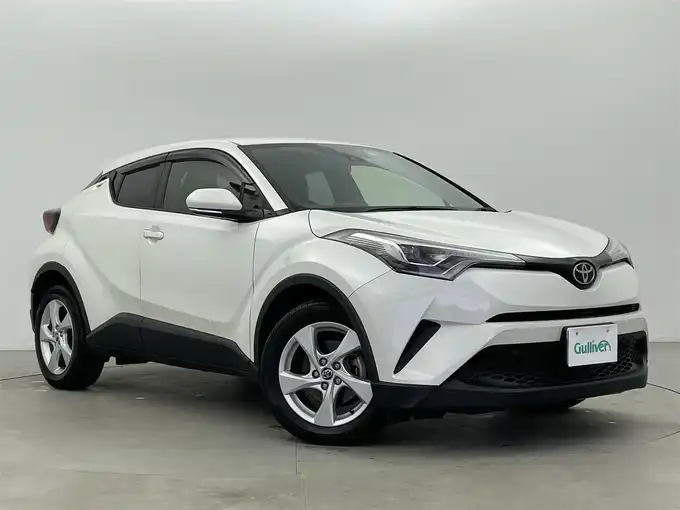 新着情報“Ｃ－ＨＲS－T LEDパッケージ”2019年式ホワイトパールクリスタルシャイン入荷しました！