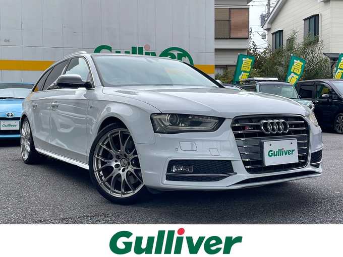 新着情報“Ｓ４アバントベースグレード”2013年式アイビスホワイト入荷しました！