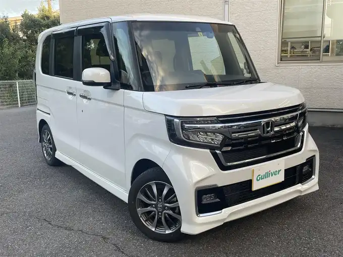 新着情報“Ｎ－ＢＯＸカスタムL”2023年式プラチナホワイトパール入荷しました！