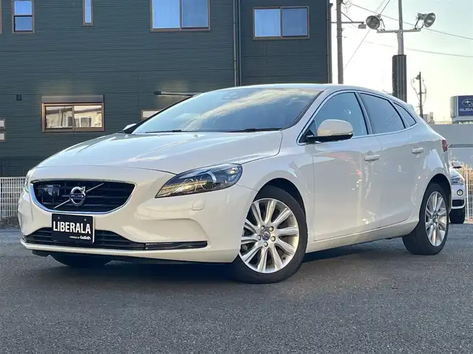 新着情報“Ｖ４０T4”2015年式アイスホワイト入荷しました！