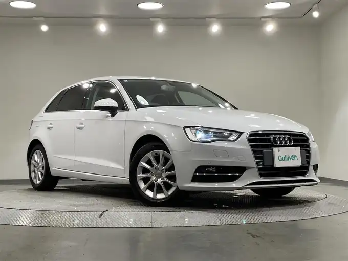 新着情報“Ａ３スポーツバック1．4TFSI”2015年式パール入荷しました！