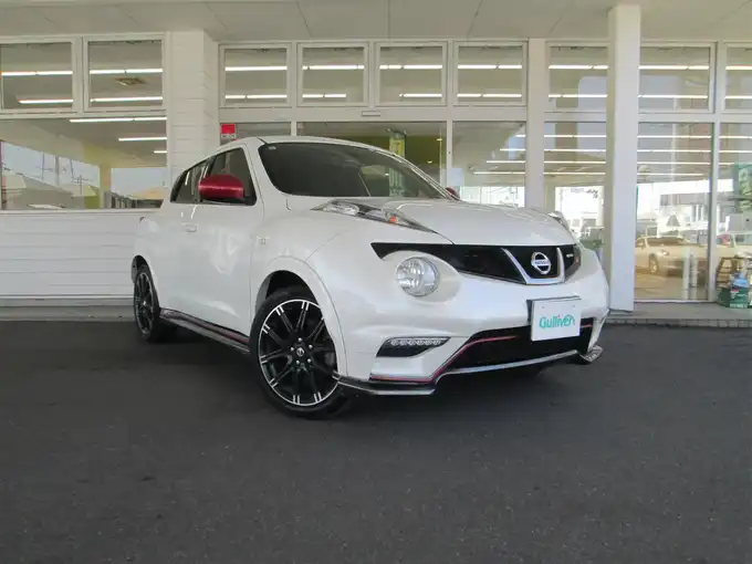 新着情報“ジュークニスモ”2013年式ブリリアントホワイトパール入荷しました！