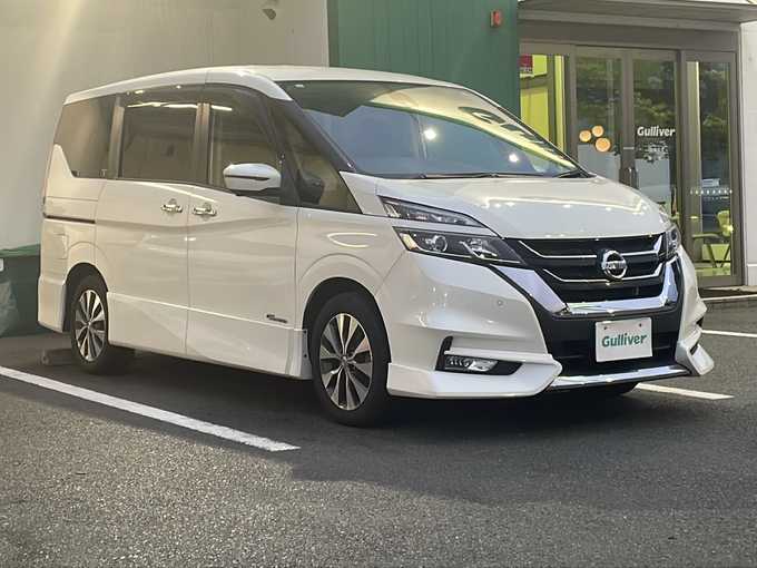 新着情報“セレナハイウェイスター”2017年式ブリリアントホワイトパール入荷しました！