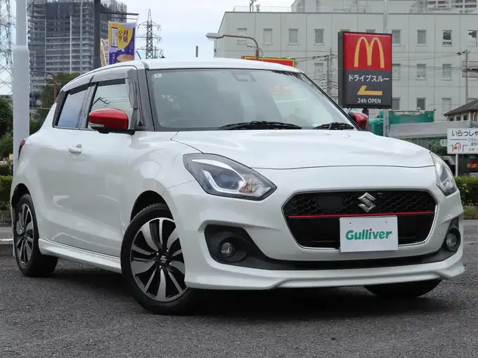新着情報“スイフトRSt セーフティパッケージ装着車”2018年式ピュアホワイトP入荷しました！