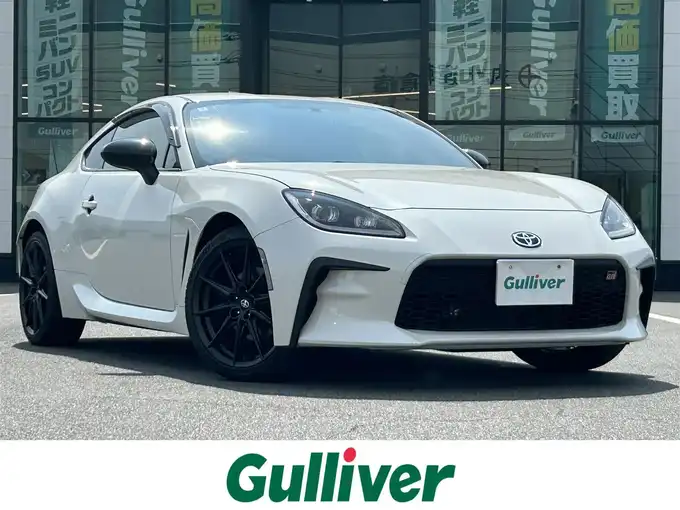 新着情報“ＧＲ８６RZ”2022年式クリスタルホワイトパール入荷しました！