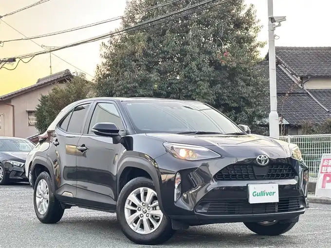 新着情報“ヤリスクロスG”2022年式ブラックマイカ入荷しました！