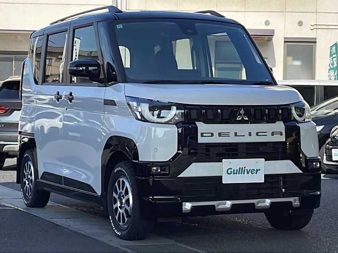 新着情報“デリカミニT プレミアム”2024年式アメジストブラック/シルキーホワイト入荷しました！