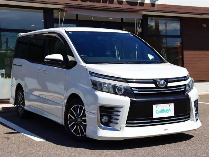 新着情報“ヴォクシーZS”2014年式ホワイトパールクリスタルシャイン入荷しました！