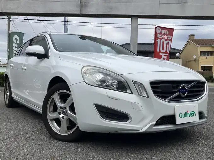 新着情報“Ｖ６０ドライブe”2011年式白入荷しました！