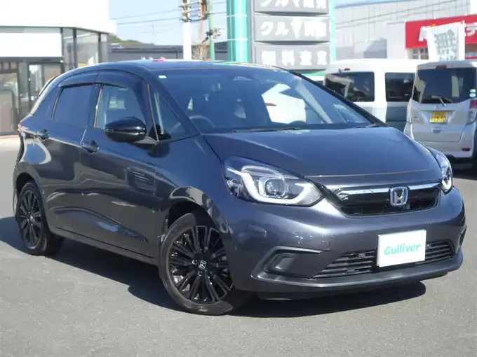 新着情報“フィットe:HEVホーム 20周年特別仕様車 カーサ”2021年式メテオロイドグレーメタリック入荷しました！