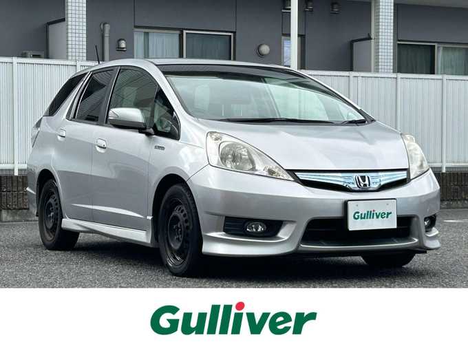 新着情報“フィットシャトルハイブリッドハイブリッド・スマートセレクション”2013年式アラバスターシルバーメタリック入荷しました！