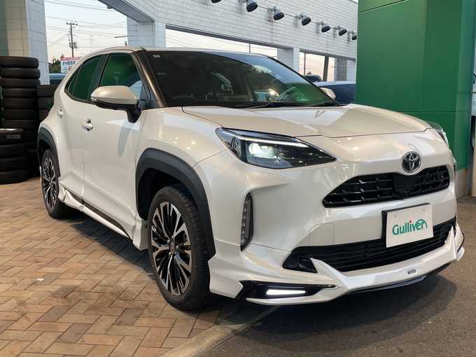 新着情報“ヤリスクロスハイブリッドZ”2024年式プラチナホワイトパールマイカ入荷しました！