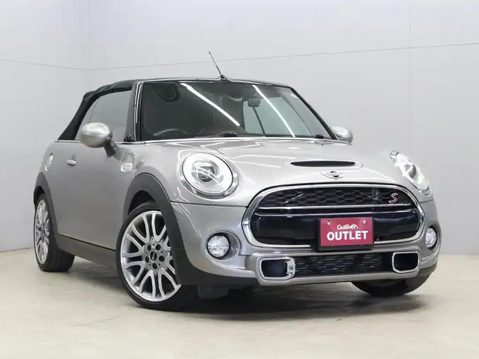 新着情報“ＭＩＮＩクーパーS コンバーチブル”2016年式メルティングシルバーM入荷しました！