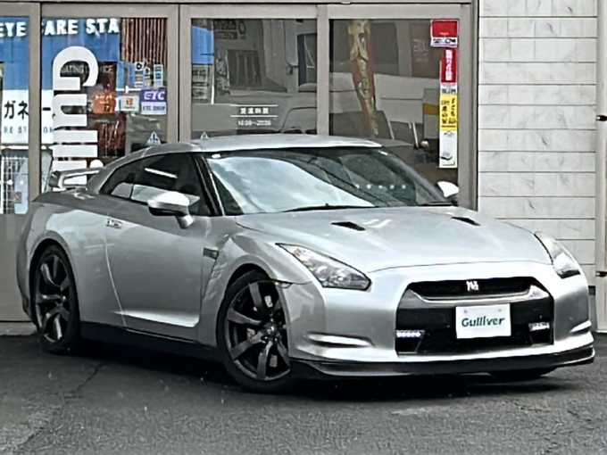 新着情報“ＧＴ－ＲGT－R プレミアムエディション”2008年式アルティメイトメタルシルバー入荷しました！