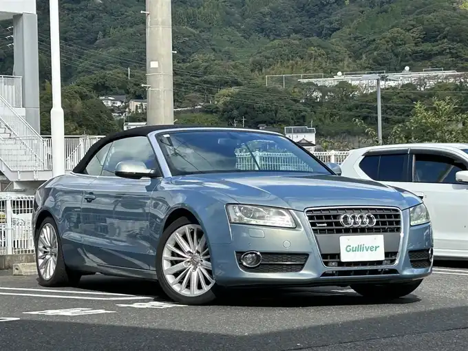 新着情報“Ａ５カブリオレ2．0TFSIクワトロ”2011年式ライトブルー入荷しました！