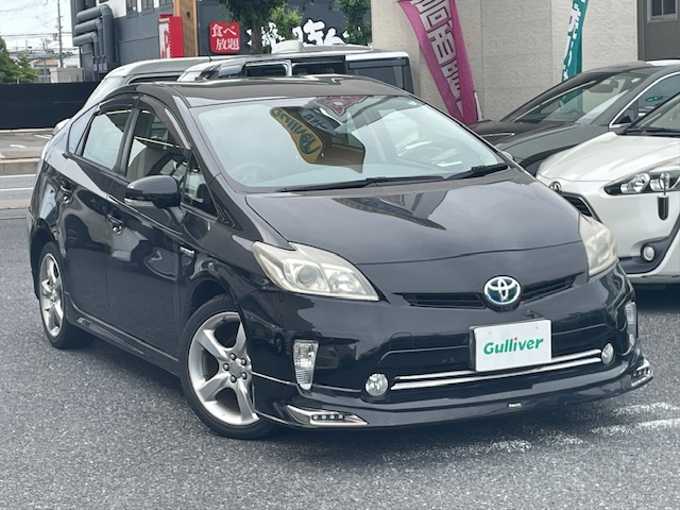 新着情報“プリウスS”2013年式ブラック入荷しました！