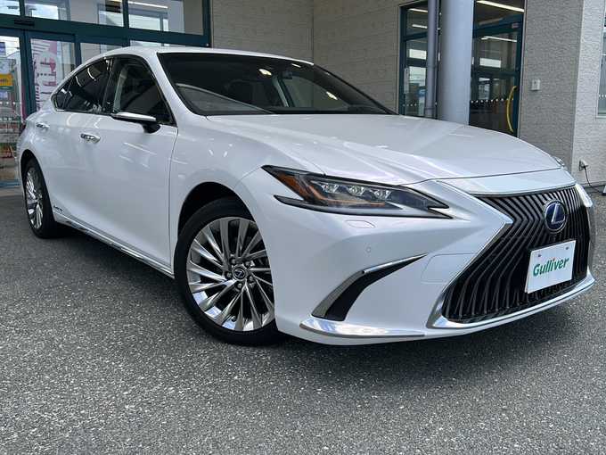 新着情報“ＥＳES300h バージョンL”2021年式ソニッククォーツ入荷しました！