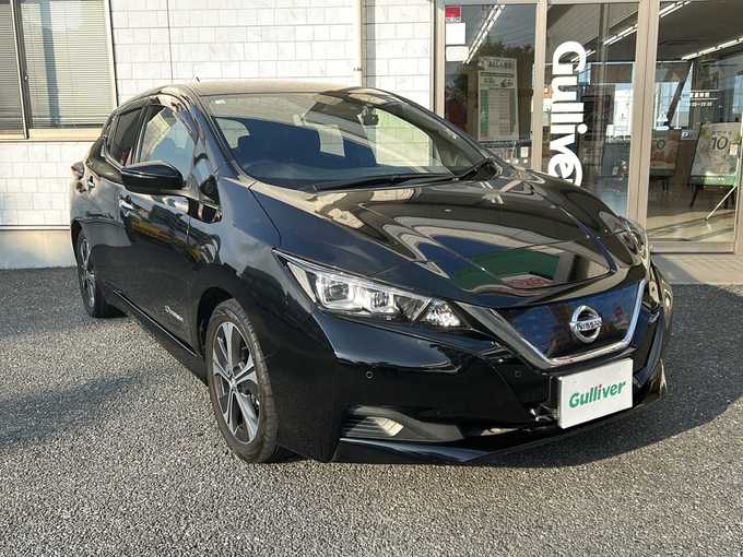 新着情報“リーフX 10万台記念車”2018年式スーパーブラック入荷しました！