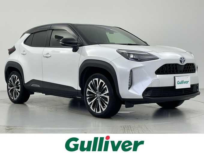 新着情報“ヤリスクロスハイブリッドZ”2023年式ブラックマイカ/プラチナホワイトパールマイカ入荷しました！