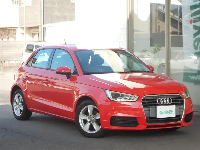 新着情報“Ａ１SB 1．0TFSI”2017年式赤入荷しました！