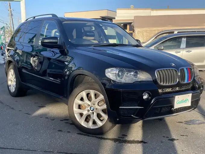 新着情報“Ｘ５xDrive 35dブルーパフォーマンスセルフ・レベリング機能付リヤ・サスペンション装着車”2013年式黒入荷しました！