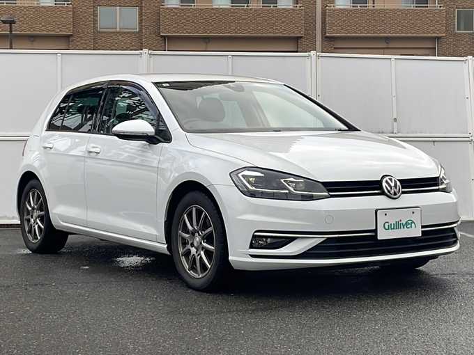 新着情報“ゴルフTSIハイライン”2017年式クールホワイト入荷しました！