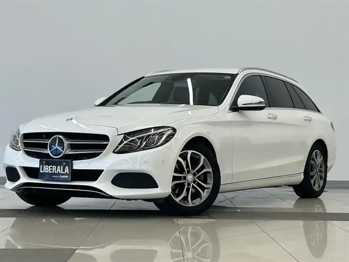 新着情報“ＣクラスステーションワゴンC200 ステーションワゴン アバンギャルド”2017年式パール入荷しました！