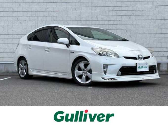 新着情報“プリウスSツーリングセレクション”2014年式ホワイトパールクリスタルシャイン入荷しました！