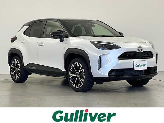 新着情報“ヤリスクロスハイブリッドZ”2024年式ブラックマイカ/プラチナホワイトパールマイカ入荷しました！