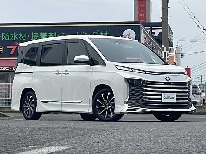 新着情報“ヴォクシーハイブリッドS－Z”2023年式ホワイトパールクリスタルシャイン入荷しました！
