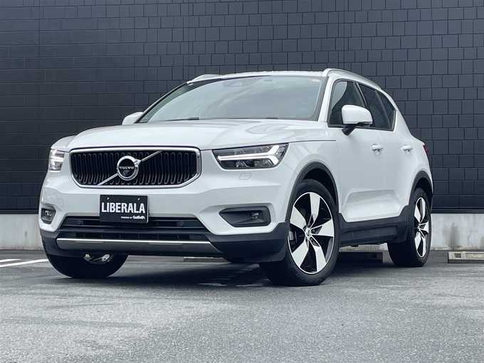 新着情報“ＸＣ４０T4 モメンタム”2019年式アイスホワイト入荷しました！