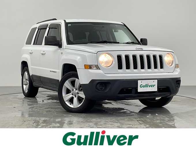 新着情報“ジープ・パトリオットスポーツ”2011年式ブライトホワイト入荷しました！